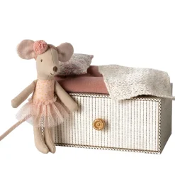 Maileg Little Miss Mouse in ihrem Tagesbett
