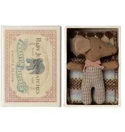 Maileg Sleepy Wakey Baby-Mäusemädchen in Streichholzschachtel