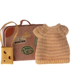 Maileg Strickkleid mit Käsebeutel, große Schwester Maus + ein Metallkoffer