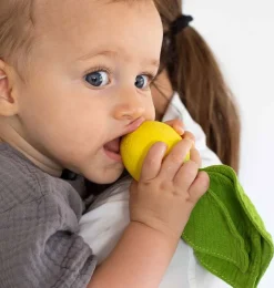 Oli & Carol John die Zitrone, Kuscheltuch und Beißspielzeug